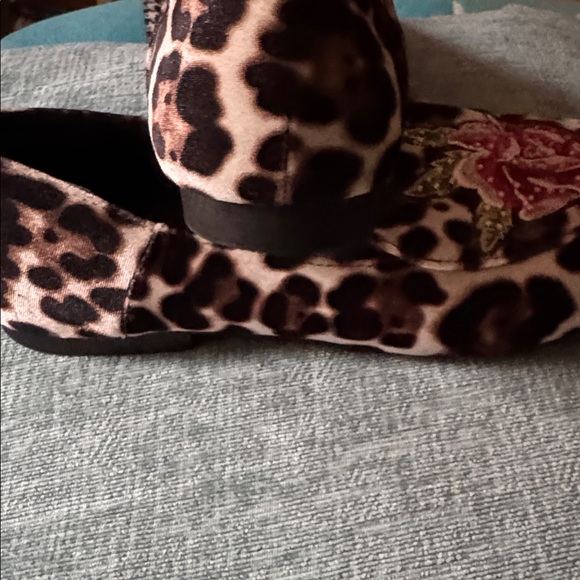 Leopard Flats - Picture 3 of 4